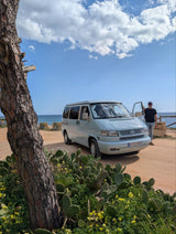 Alugue uma carrinha Volkswagen T4 Camper em Faro para a sua viagem de carrinha no Algarve, Portugal