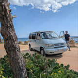 Alugue uma carrinha Volkswagen T4 Camper em Faro para a sua viagem de carrinha no Algarve, Portugal