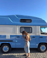 Alugue uma Camper Van Mercedes MB 100 em Faro para a sua viagem de carrinha na costa do Algarve, Portugal
