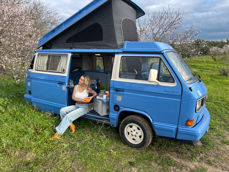 Rent a Campervan Classic Combi (4pax) Volkswagen T3  Azul, Faro - Algarve - Portugal