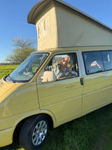 Volkswagen amarelo T4 Camper van to rent from Faro for Your van trip in Algarve coast Portugal