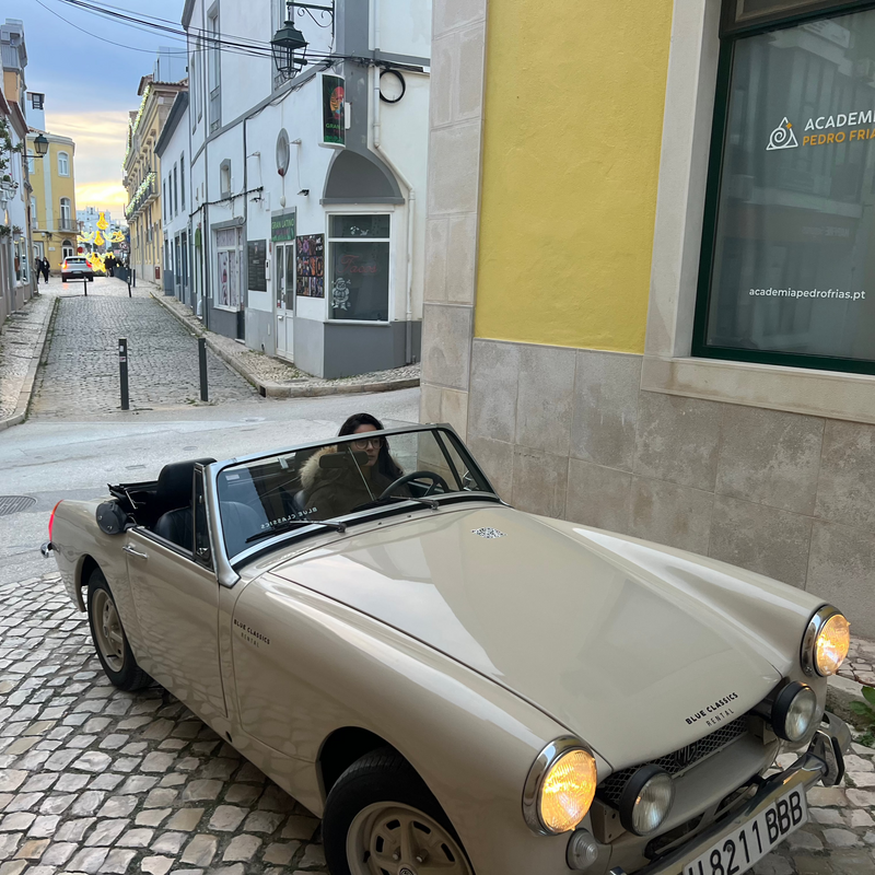 Rent a Classic car MG Midget