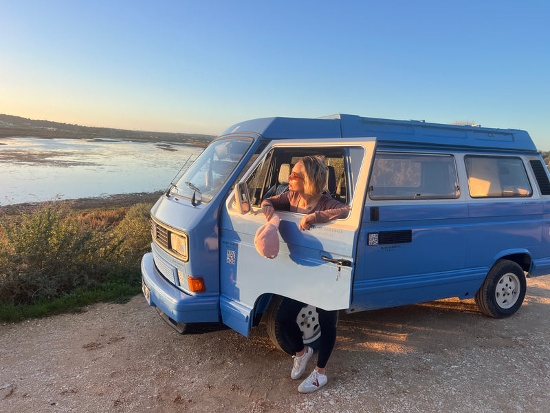 Rent a Campervan Classic Combi (4pax) Volkswagen T3  Azul, Faro - Algarve - Portugal