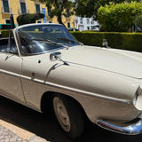 Alugue um carro clássico Renault Caravelle, o Bardot 